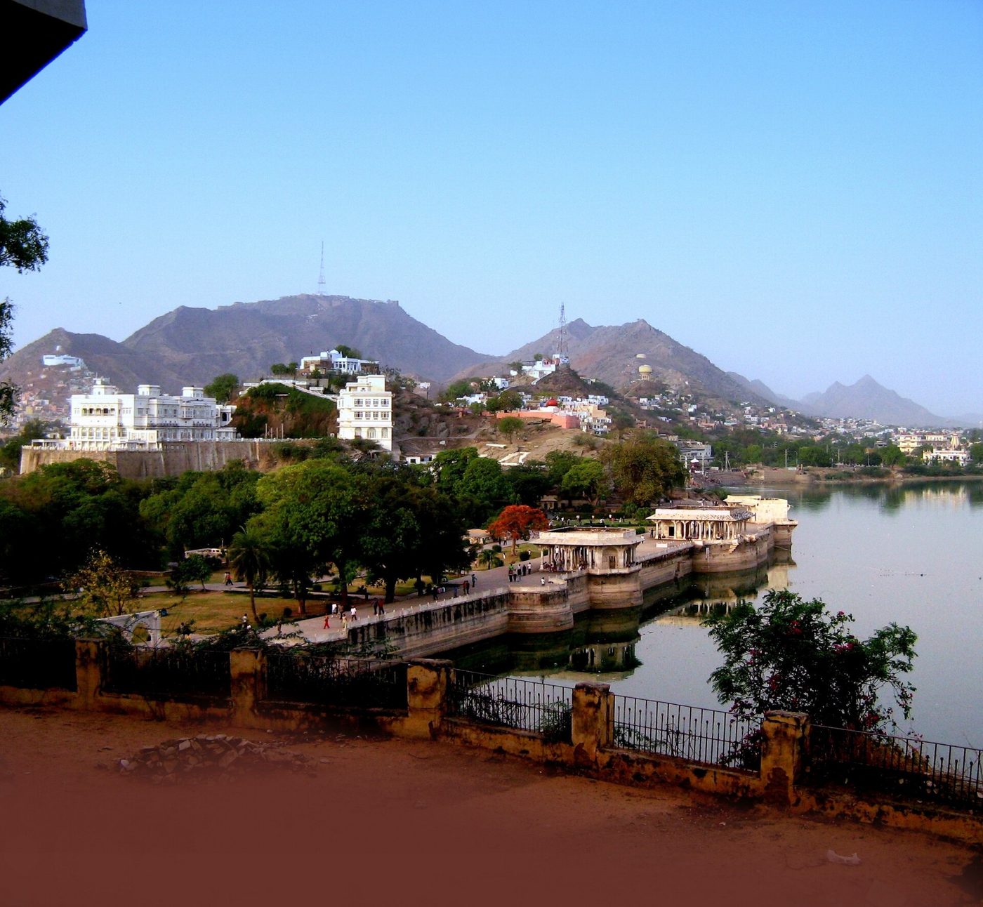 Ana Sagar lake with the Aravalli hills